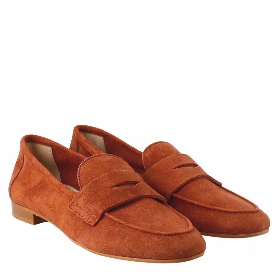 Leonardo Handmade Women'S Moccasin In Handmade Tan Suede.