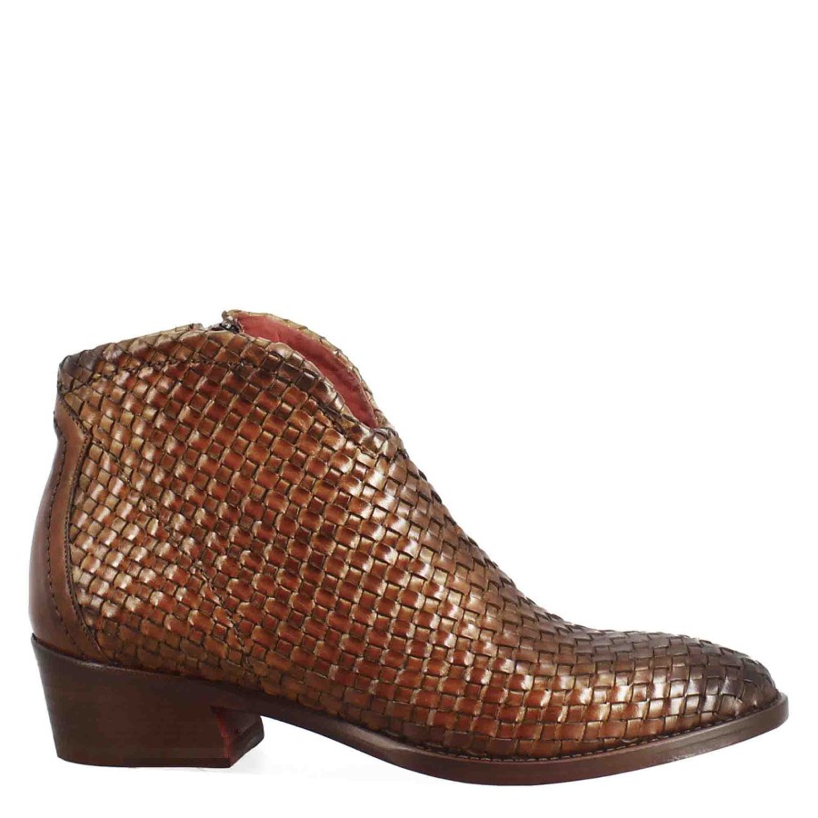 Leonardo Women'S Ankle Boot With Medium Heel In Light Brown Woven Leather