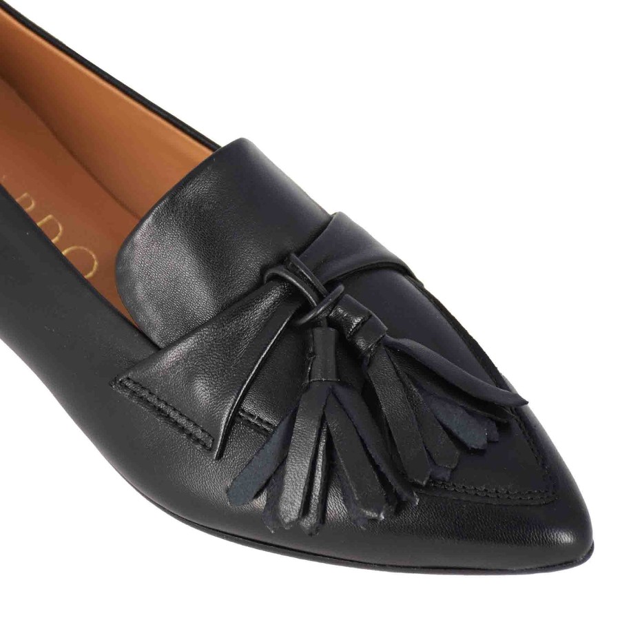 Leonardo Casual Women'S Ballet Flat With Black Tassels