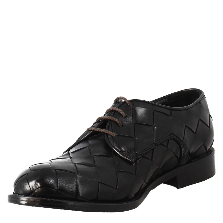 Leonardo Elegant Vintage Black Derby For Men In Woven Leather