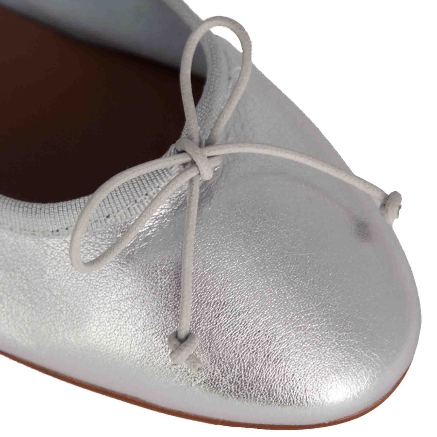 Leonardo Classic Women'S Ballet Flat In Silver-Coloured Laminated Leather