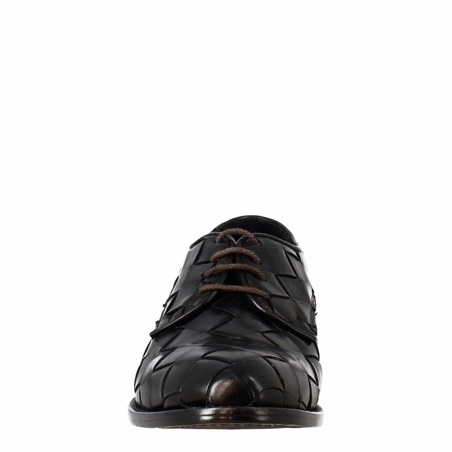 Leonardo Elegant Vintage Black Derby For Men In Woven Leather