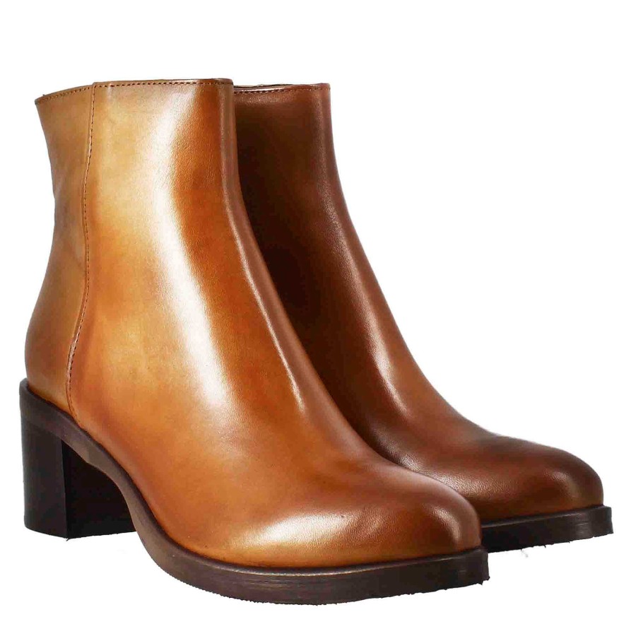 Leonardo Smooth Women'S Ankle Boot With Medium Heel In Brown Leather